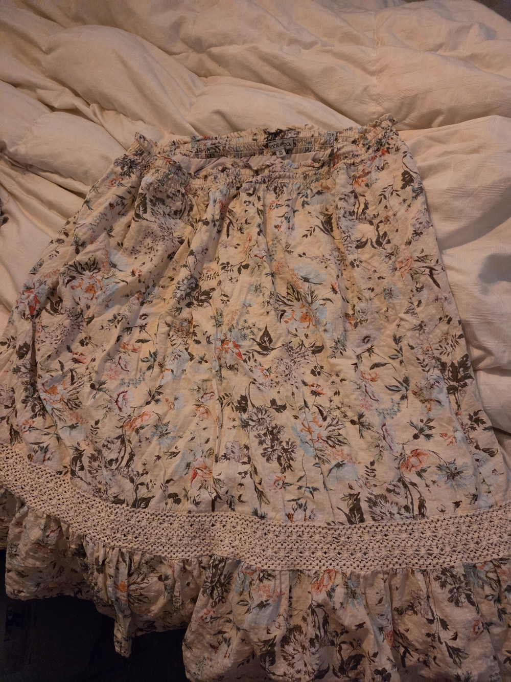 FRYE AND CO. Cream Floral Midi Skirt with Crochet Trim